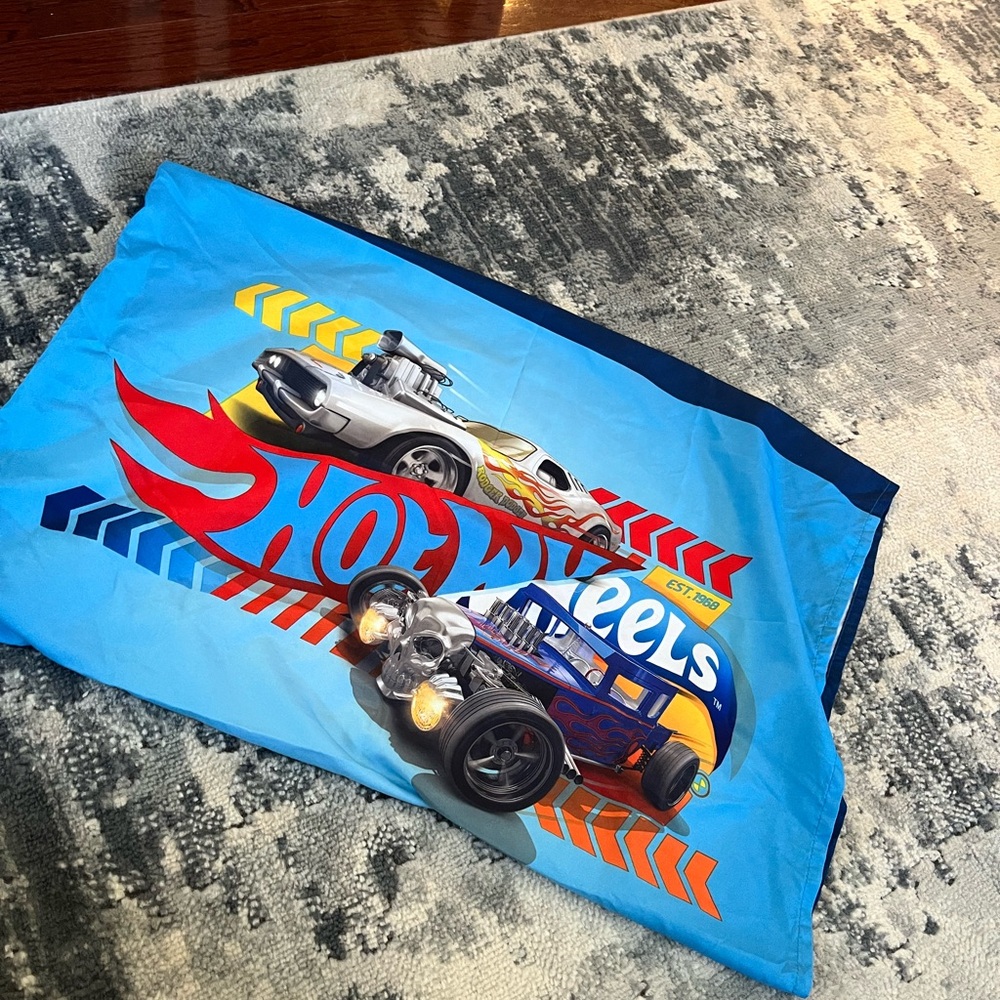 Hot Wheels bedding  Set - Blue and Green - Picture 3 of 6